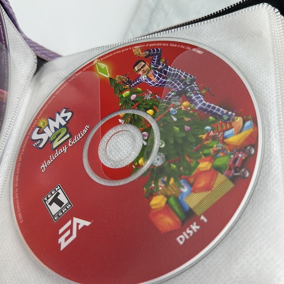 CD Zippered Vinyl Case with 12 Assorted-Game, Movie, Teaching Reference - Picture 7 of 14